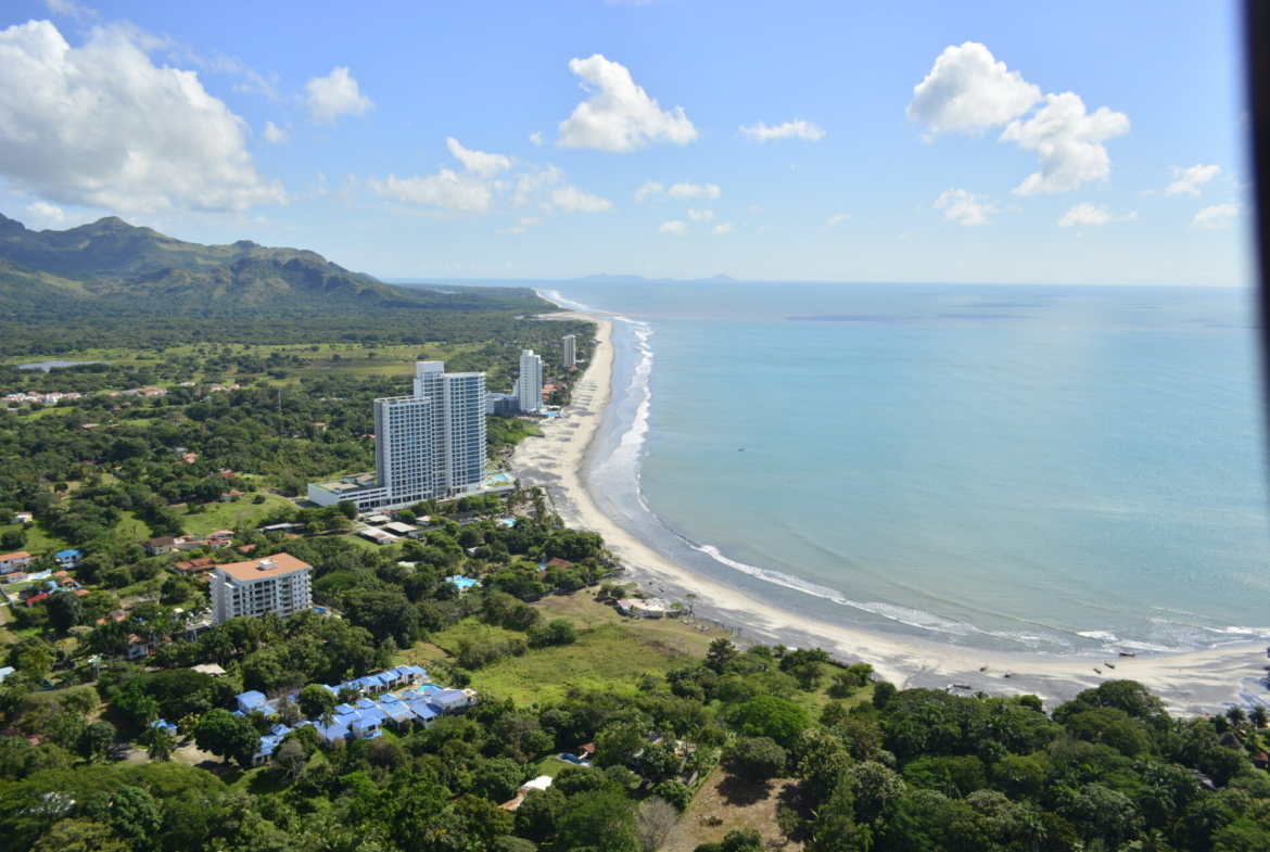 ph-royal-palm-playa-gorgona-panama-beachfront-condo-near-malibu-surf