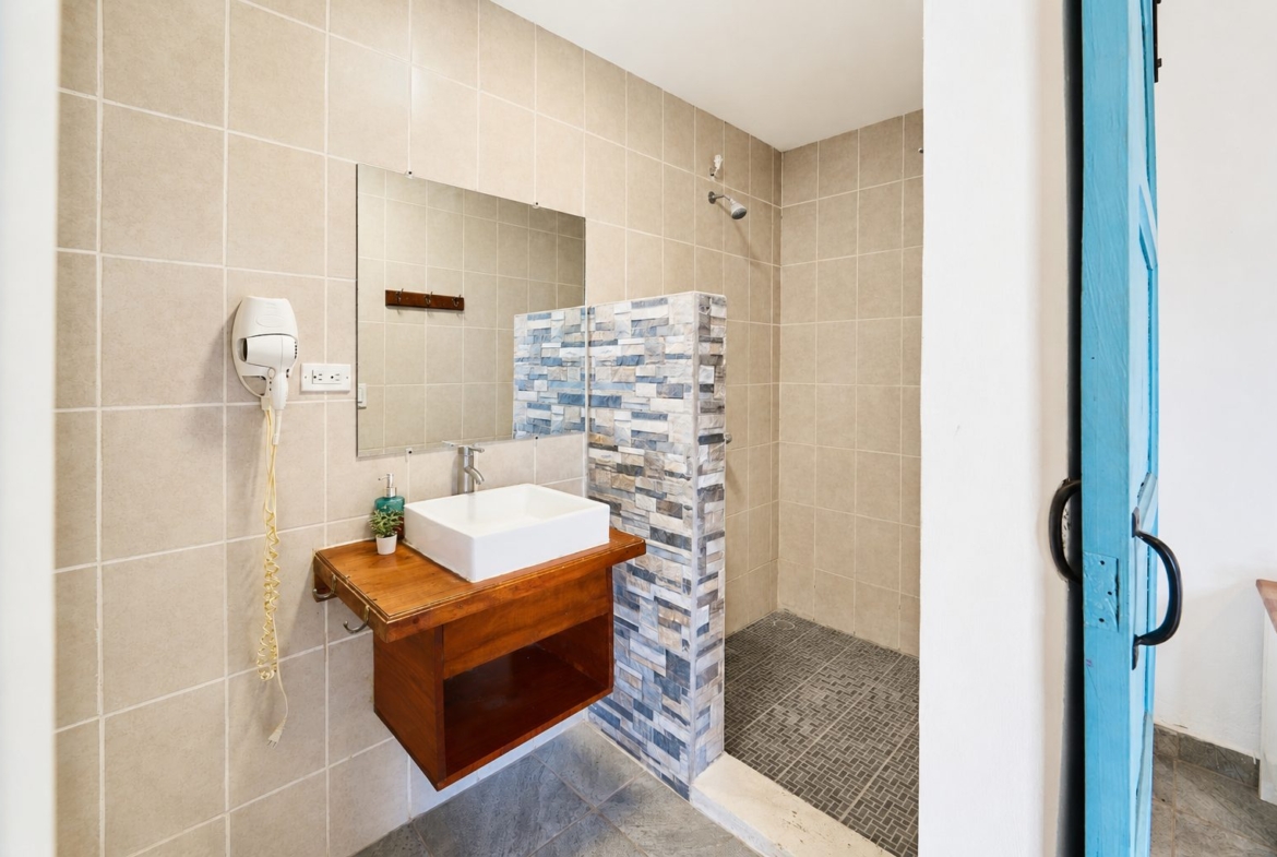 beachfront-boutique-surf-hotel-for-sale-nicaragua