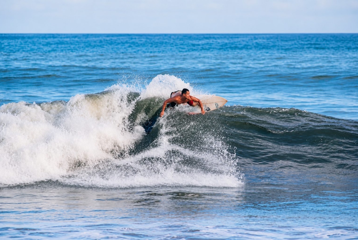 el-ranchito-surf-camp-school-panama-for-sale