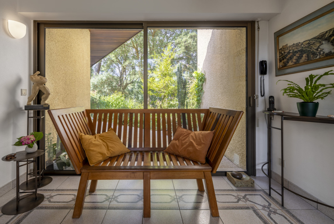 the-hossegor-hideaway-private-architect-villa