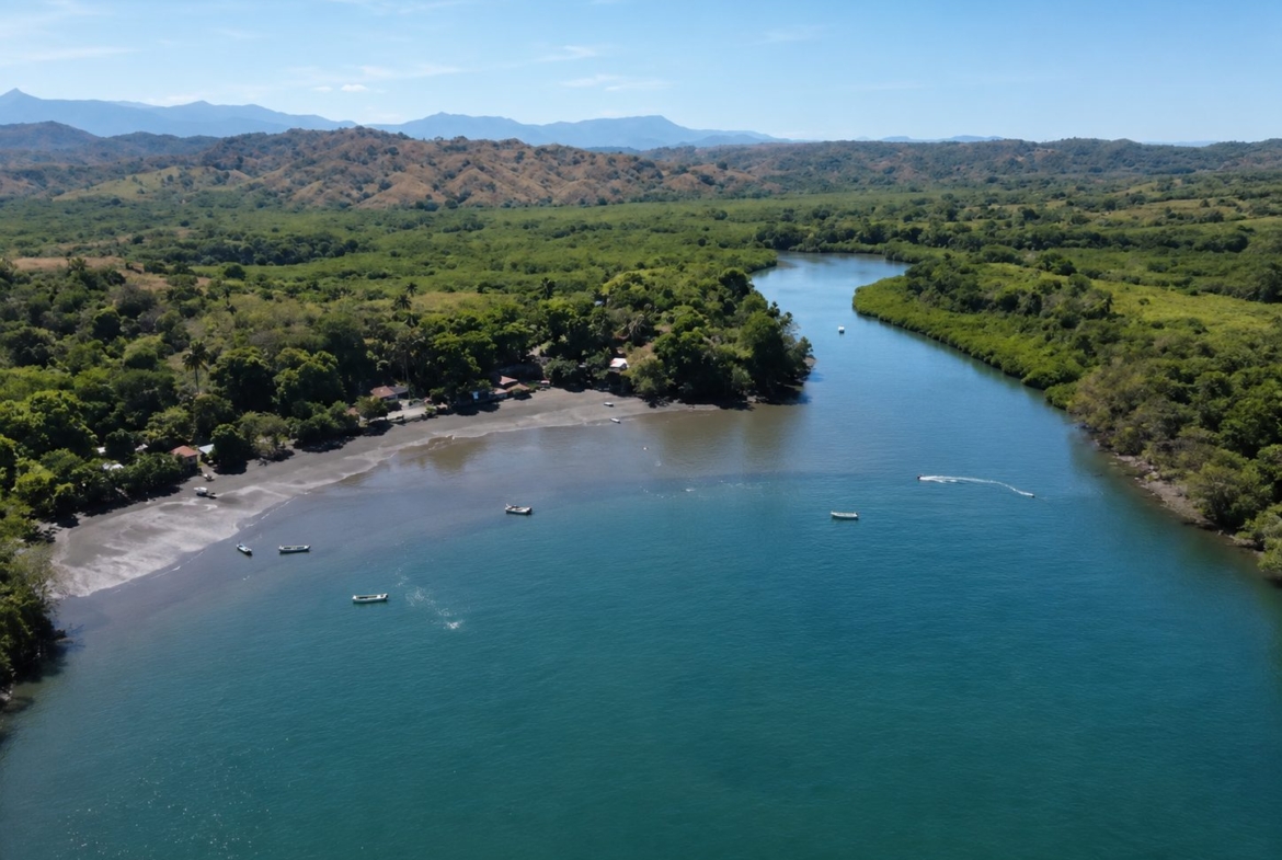 20-hectare-oceanfront-development-parcel-in-mariato-panama