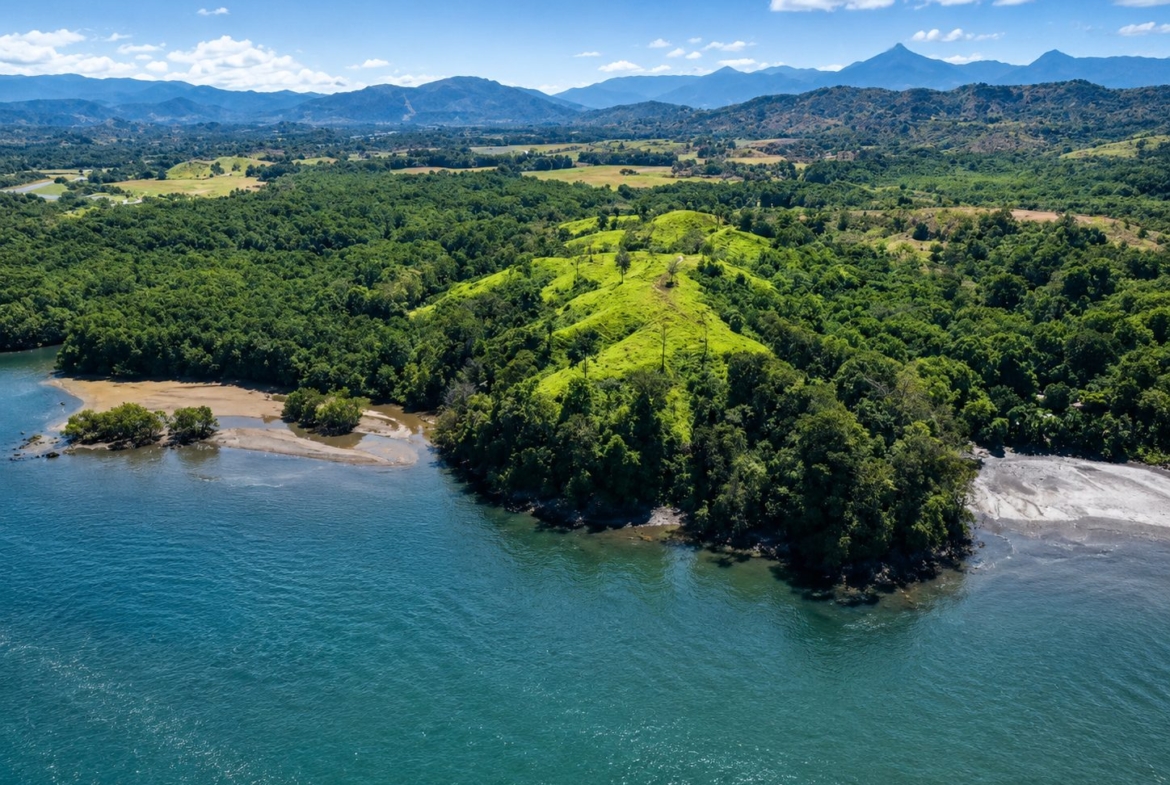 20-hectare-oceanfront-development-parcel-in-mariato-panama