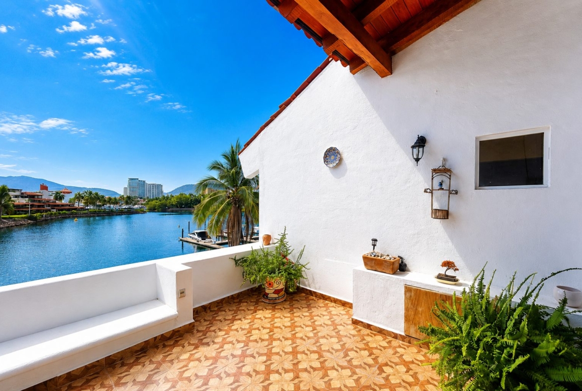 luxury-marina-front-condo-for-sale-turnkey-waterfront-living