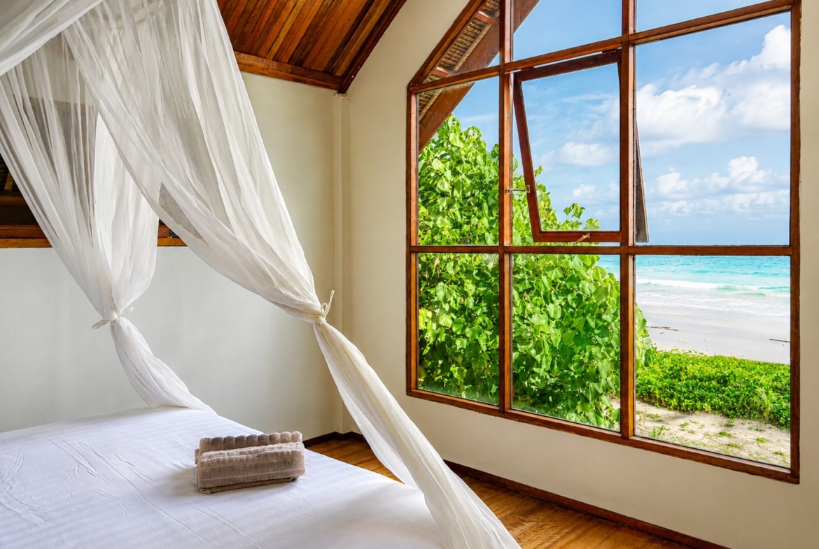 freehold-valhalla-mentawai-villa-for-sale