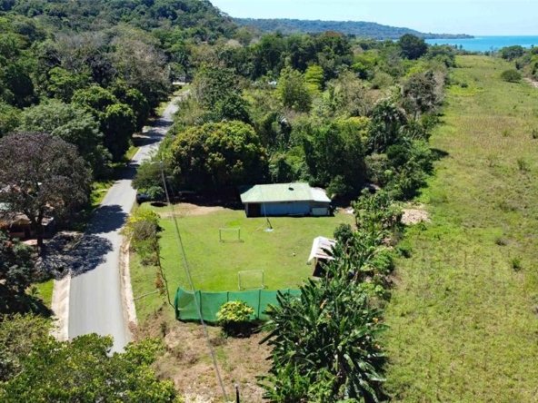 pilon-pavones-walk-to-surf-villa
