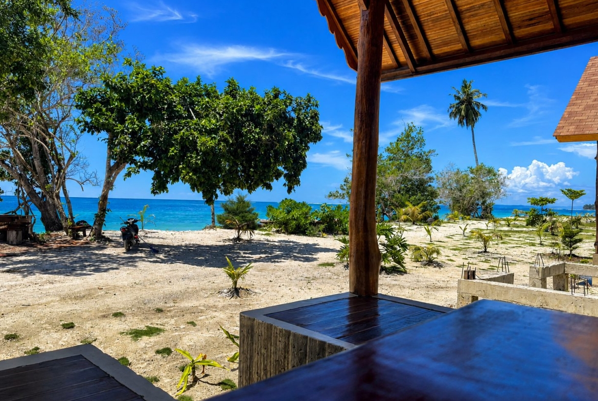 sunrise-point-villa-resort-mentawai-for-sale-
