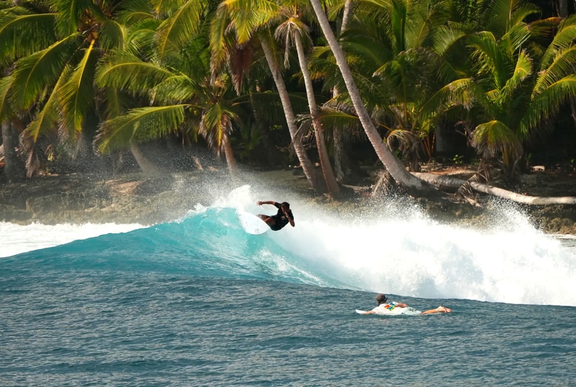 ombak-kabau-mentawai-surf-charter-investment